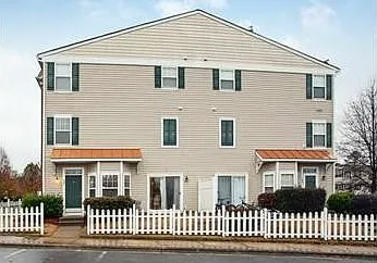 2201 Raven Road Unit 101
